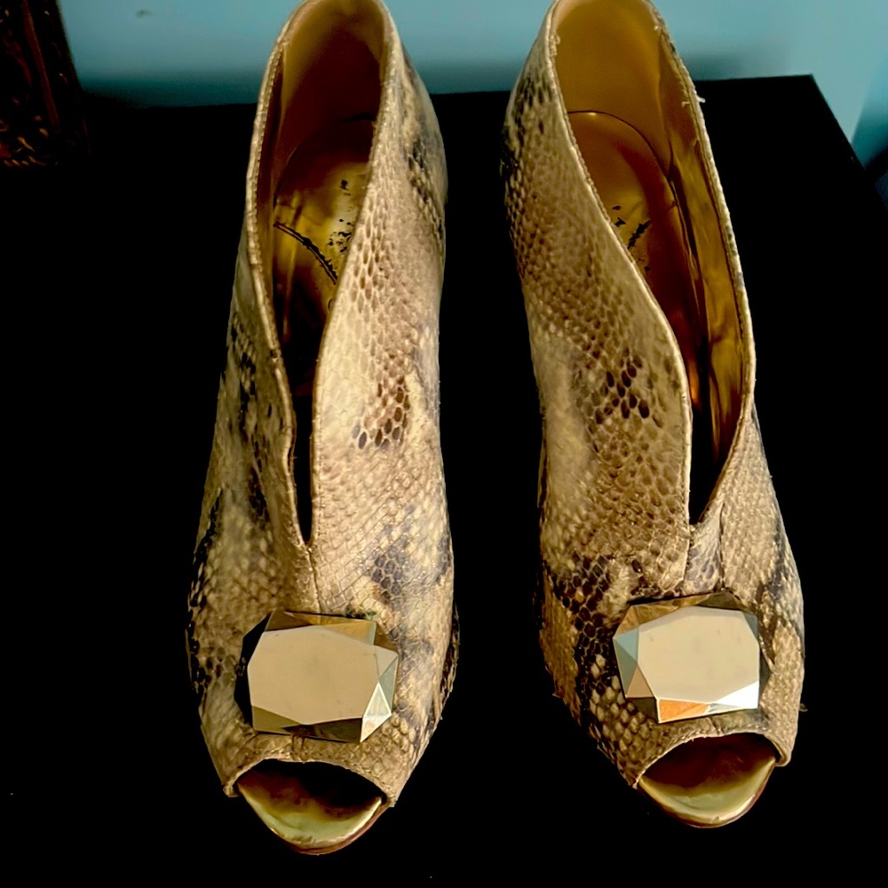 Sightly used in great condition.